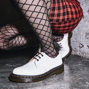 Dr. Martens Women’s white patent leather Oxford shoes US size 7 Airwair 26754